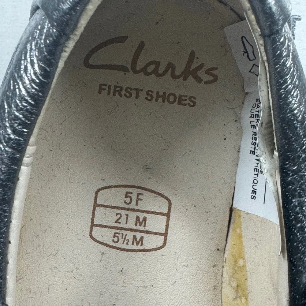 Clarks First Shoes Silver Leather Mary Jane Flats Yellow Heart Girls Size 5F 21M